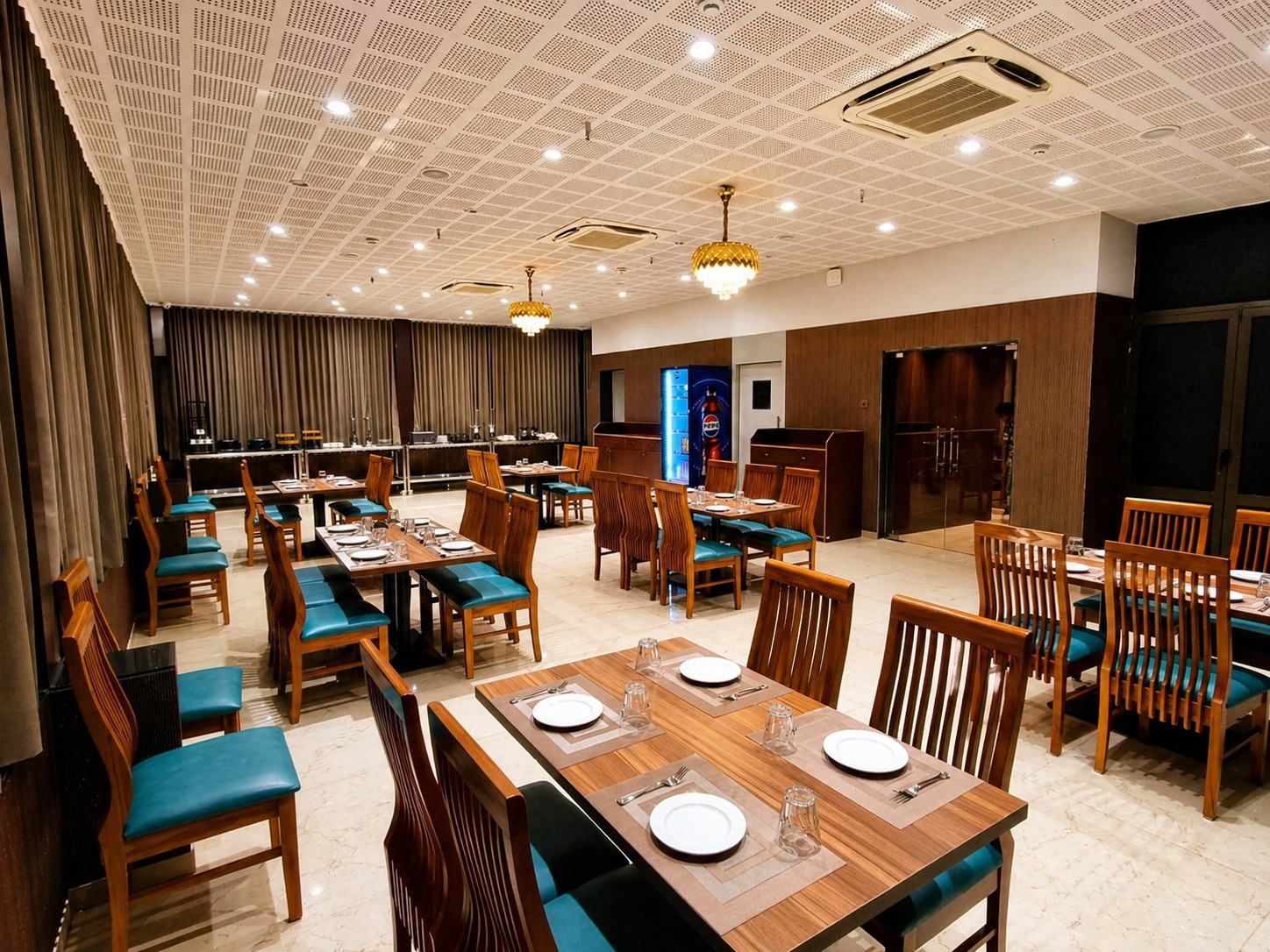Multi-cuisine restaurant at Hotel Golden Glory